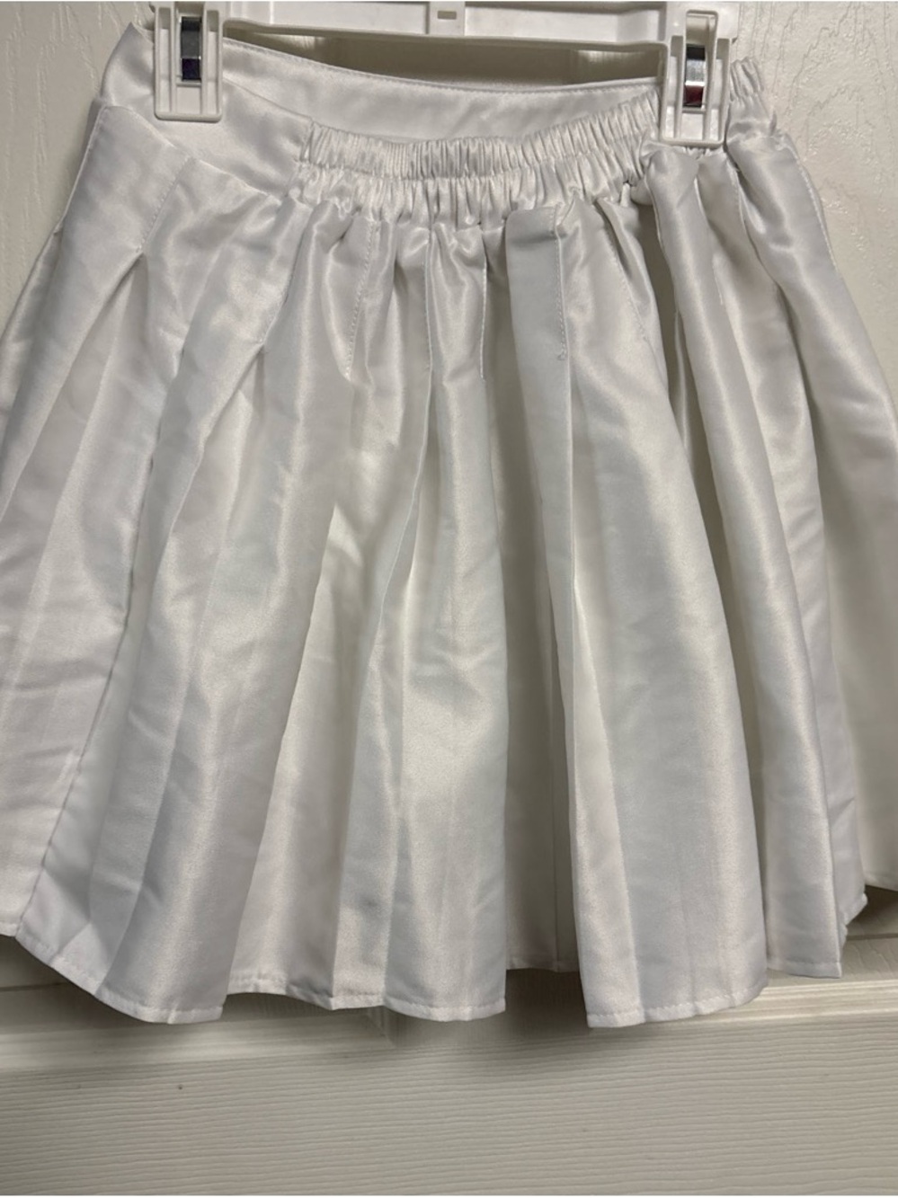 Women's White Pleated Satin Mini Skirt - Elastic Waist